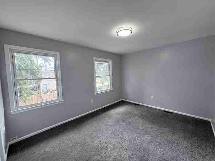 502 S Logan Ave - Photo 7 of 26