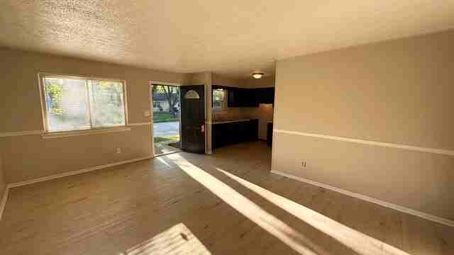 3104 Pawnee Ct - Photo 3 of 11