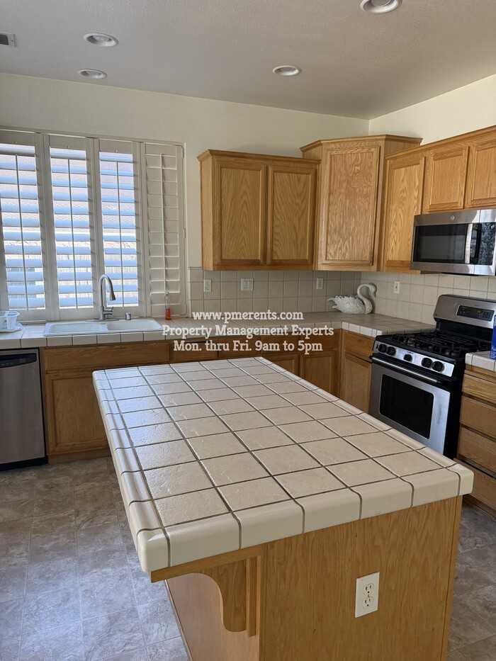 2531 Crestmore Cir - Photo 4 of 7