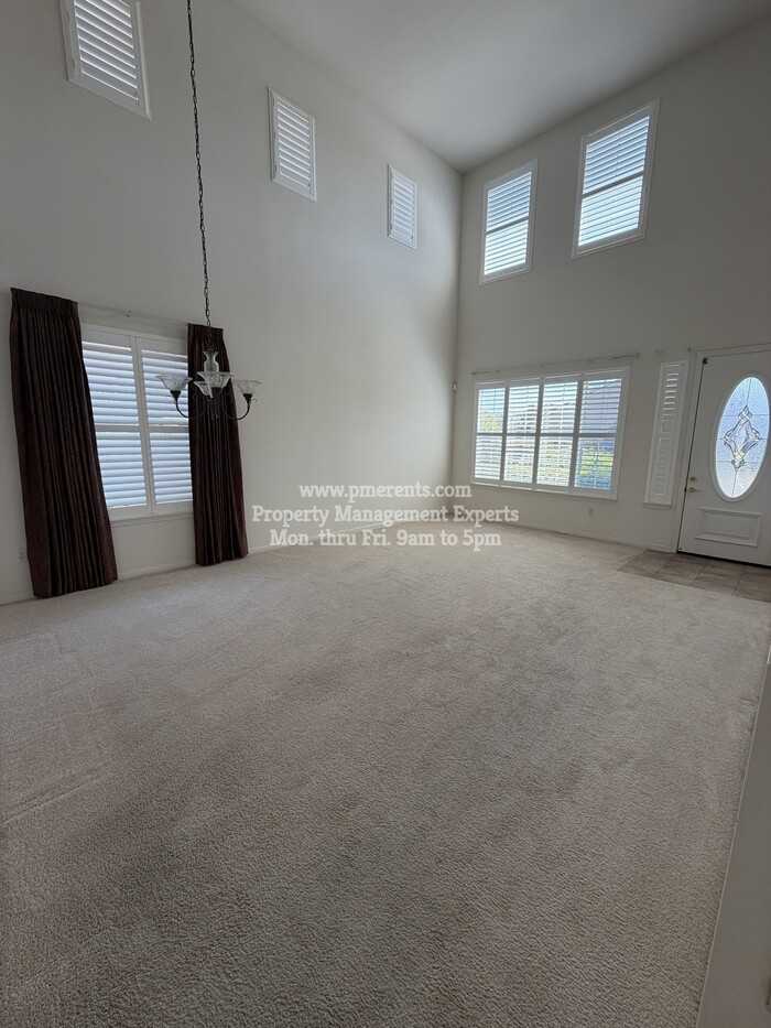 2531 Crestmore Cir - Photo 5 of 7