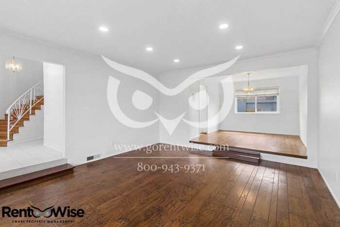 1032 Egret St - Photo 4 of 50