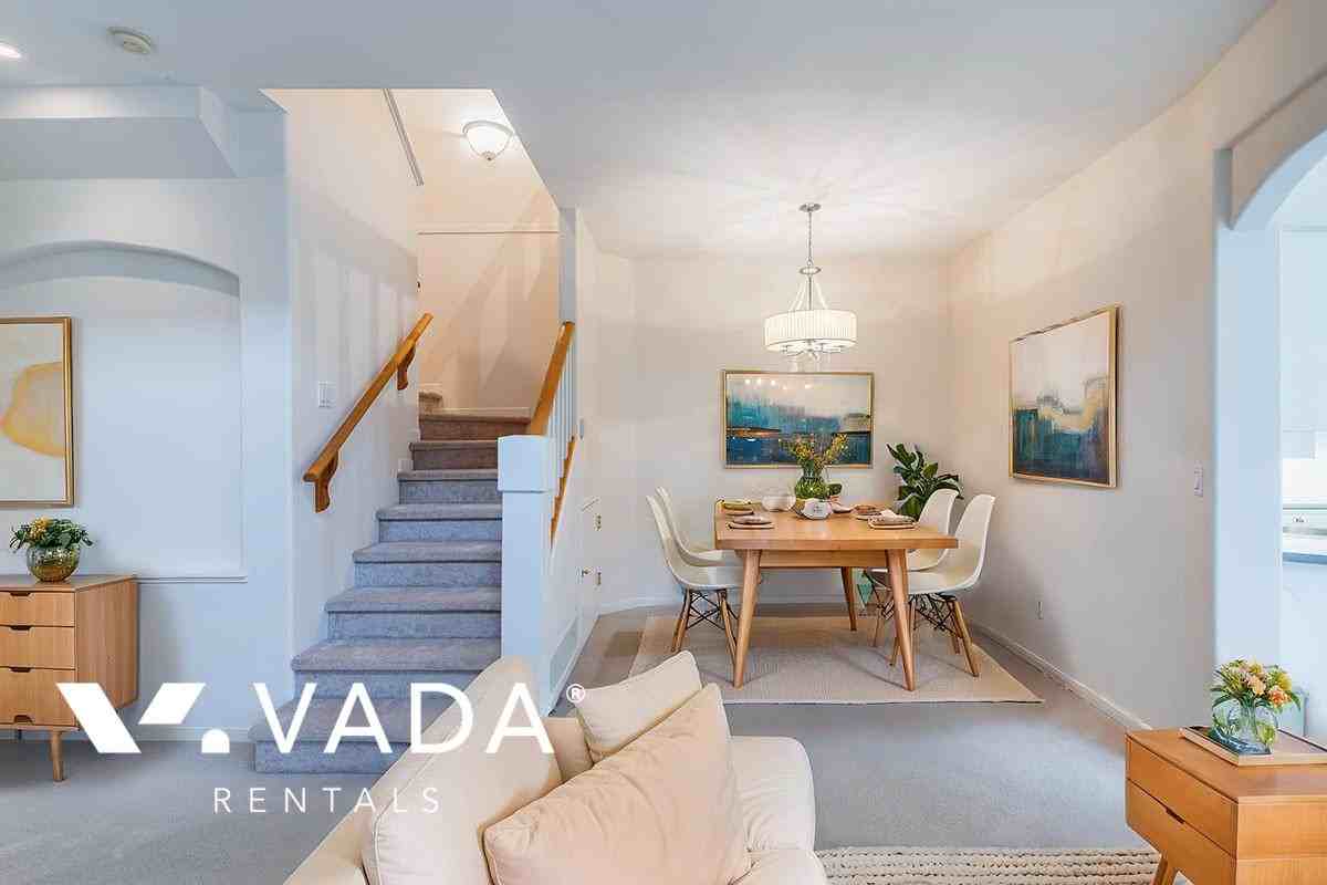 6950 120 St - Photo 6 of 42