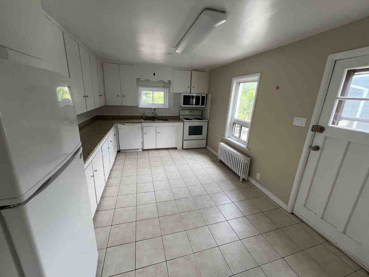 227 Guigues Ave - Photo 3 of 15