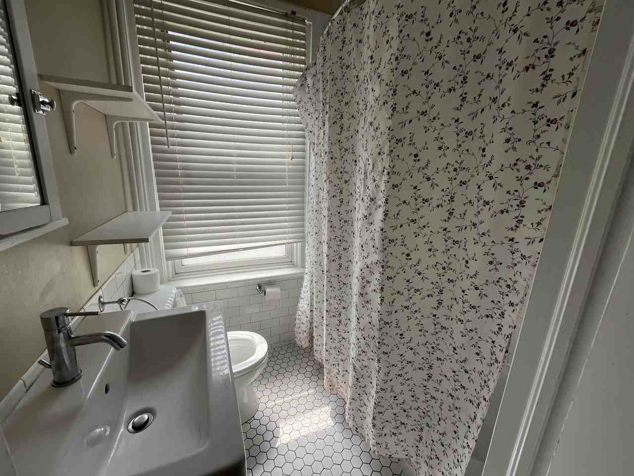 227 Guigues Ave - Photo 4 of 15