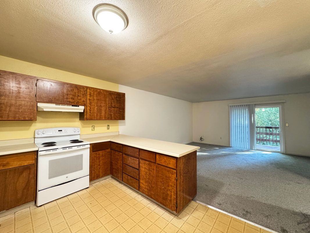 2148 Primrose Dr - Photo 2 of 23