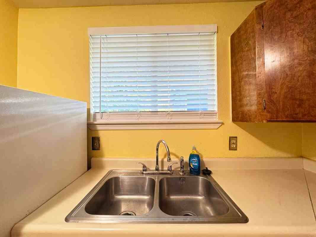 2148 Primrose Dr - Photo 5 of 23