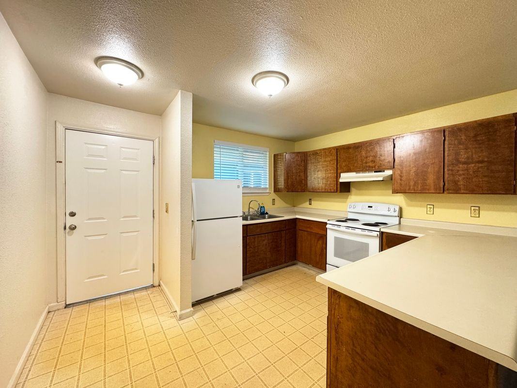 2148 Primrose Dr - Photo 6 of 23