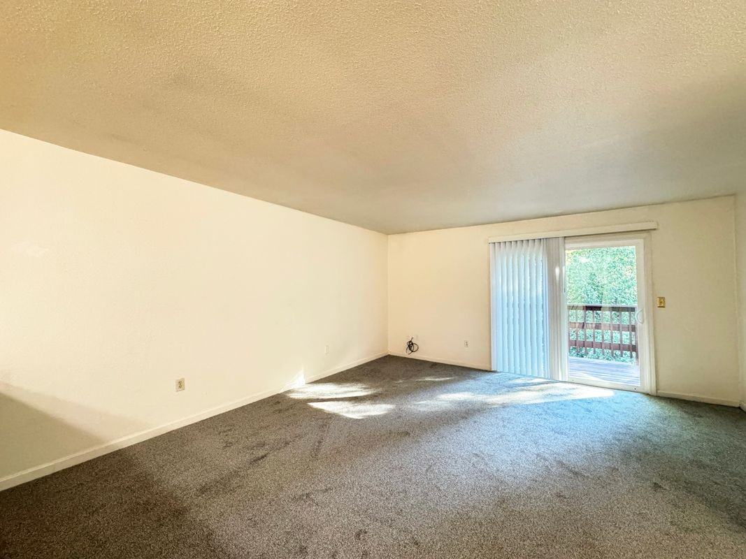 2148 Primrose Dr - Photo 7 of 23