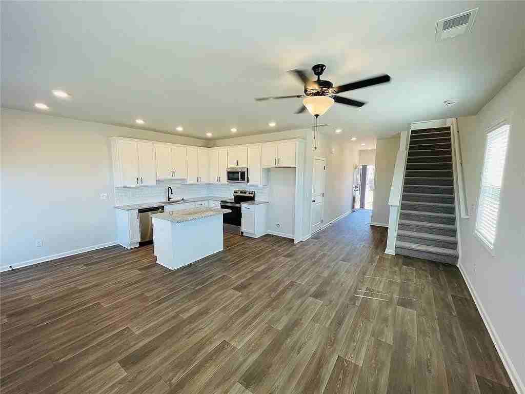 126 Lauren St - Photo 6 of 23