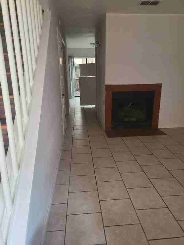 1102 Verde Dr - Photo 2 of 5