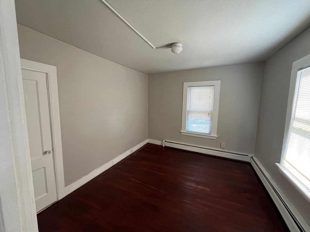 24 Union St - Photo 4 of 6
