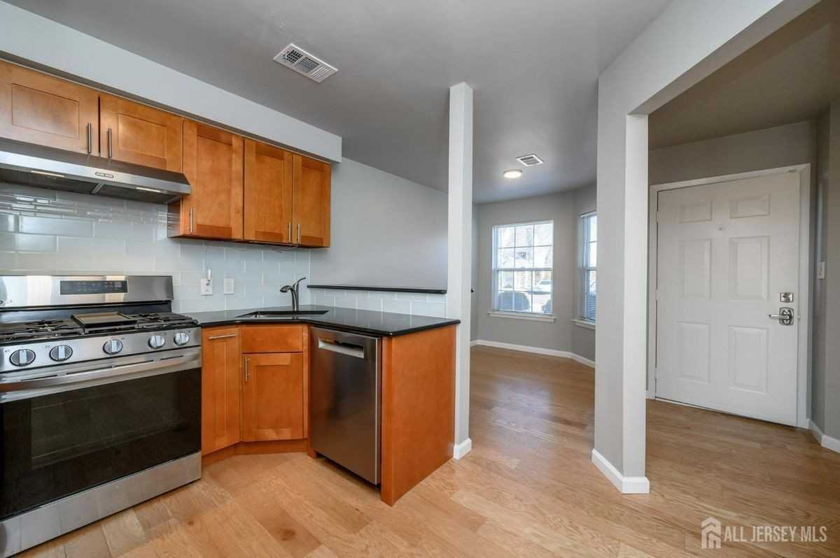 131 Nebula Rd - Photo 6 of 36