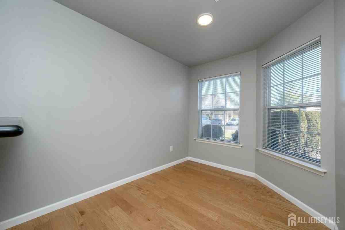 131 Nebula Rd - Photo 7 of 36