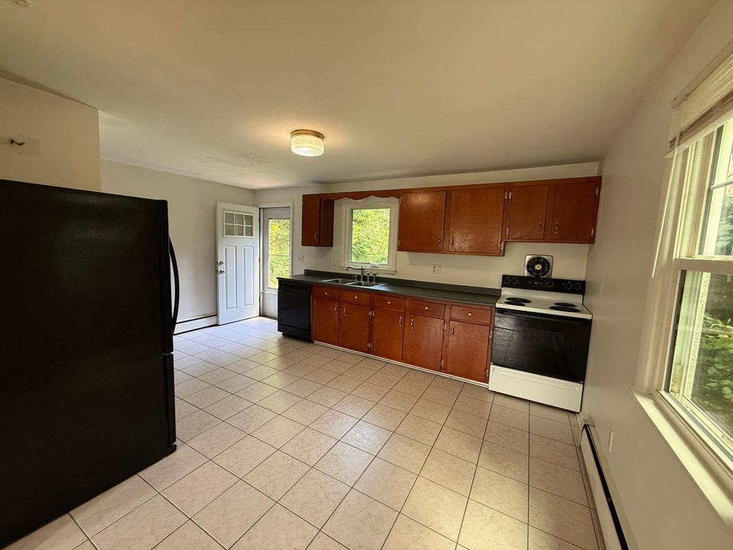 74 Ring Dr - Photo 2 of 4