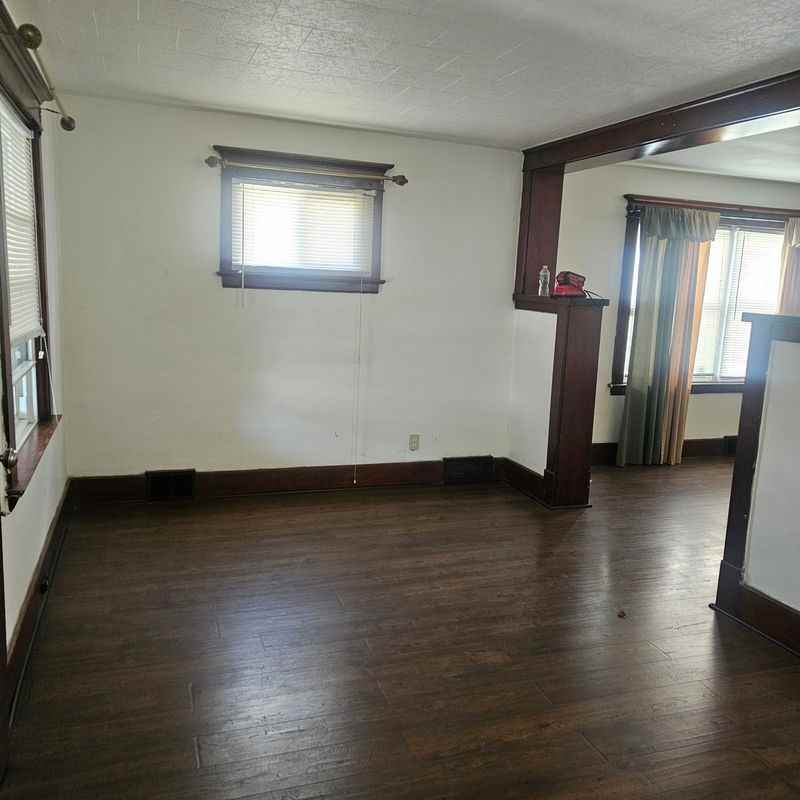 733 Norfolk Ave - Photo 5 of 6