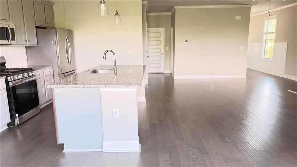 2005 Manor Pointe Dr - Photo 3 of 16