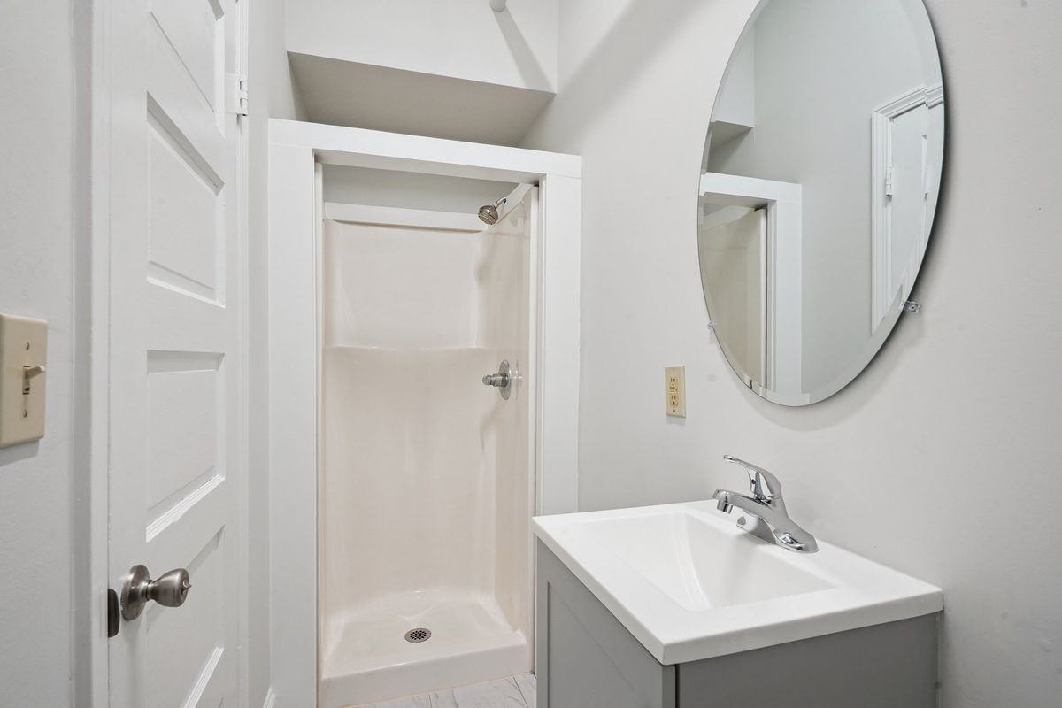 4705 Iberville St - Photo 3 of 12