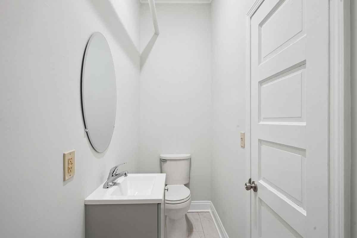 4705 Iberville St - Photo 4 of 12