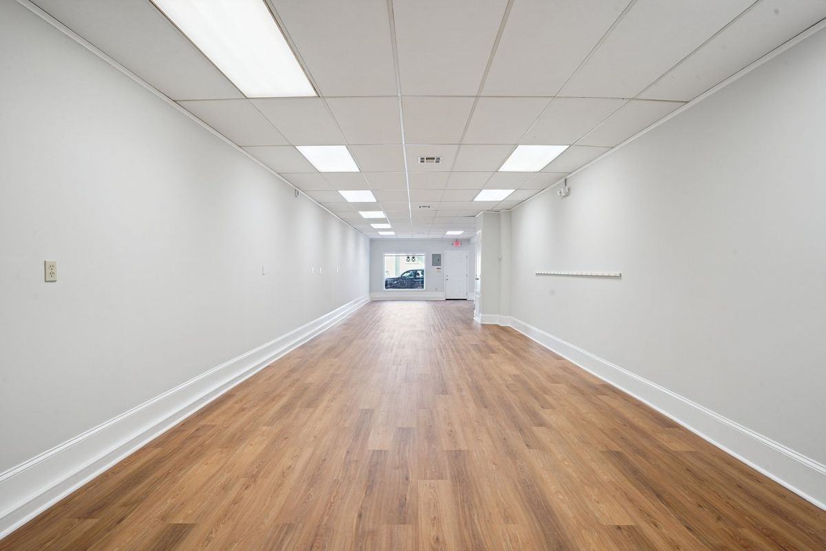 4705 Iberville St - Photo 5 of 12