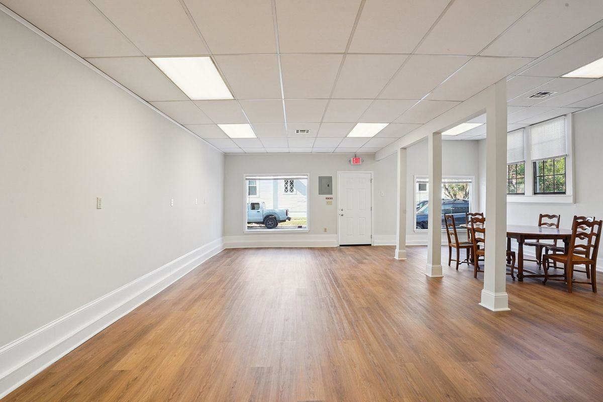 4705 Iberville St - Photo 6 of 12