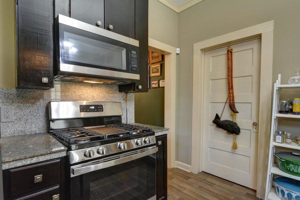 133 Saint Rose Ave - Photo 7 of 17