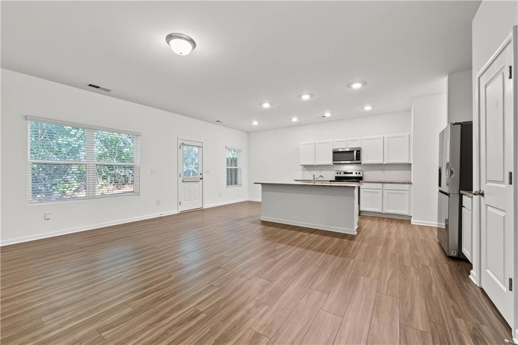 1365 Cooper Springs Rd - Photo 2 of 20