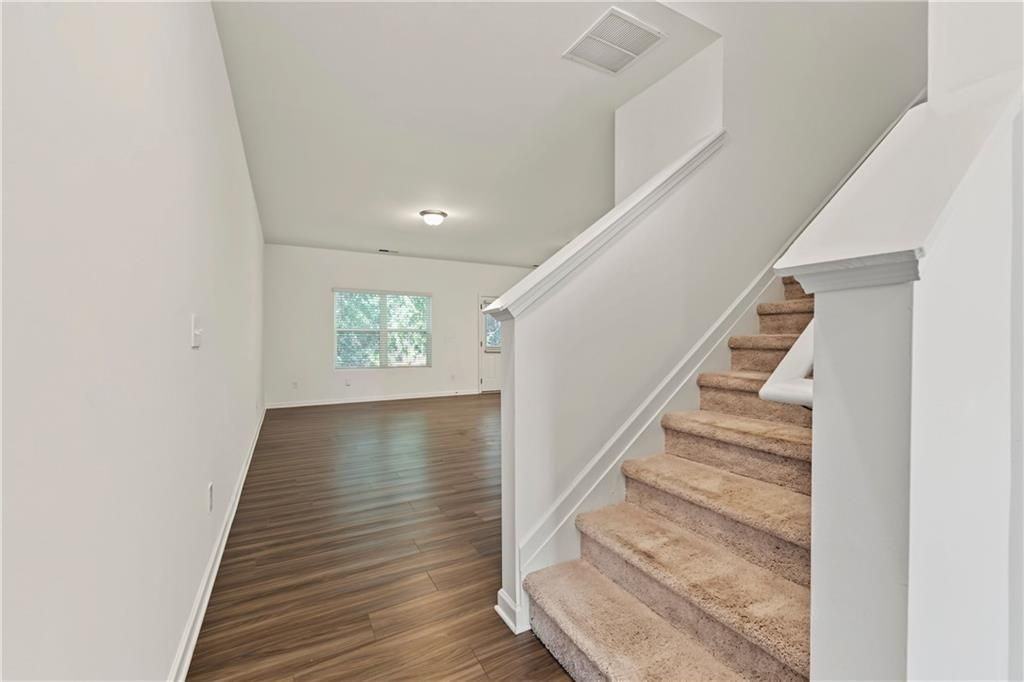 1365 Cooper Springs Rd - Photo 7 of 20