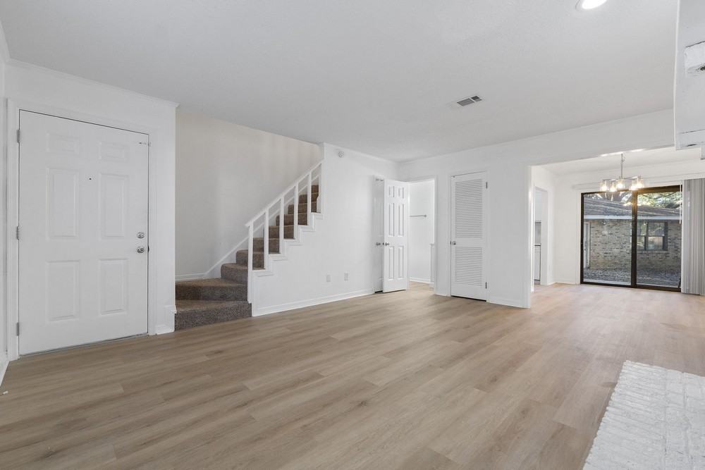 3340 Colonial Oaks Dr #2B - Photo 2 of 10