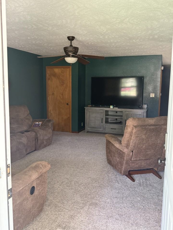 823 S Elm St #NA - Photo 5 of 10