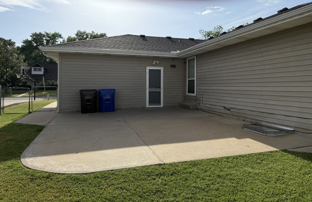 823 S Elm St #NA - Photo 6 of 10