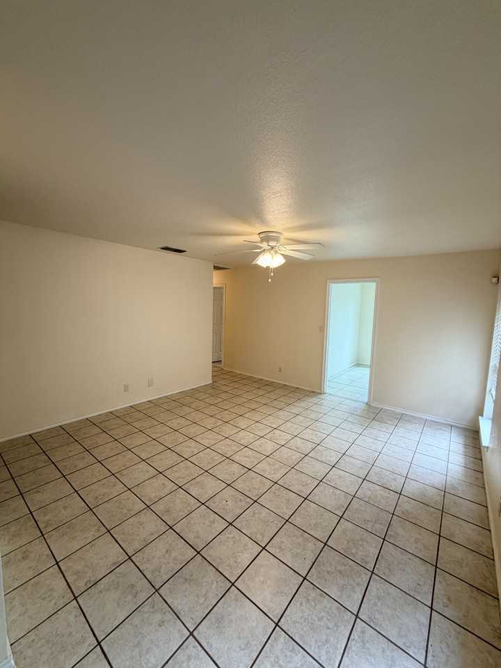 331 Juniper St #NA - Photo 3 of 28