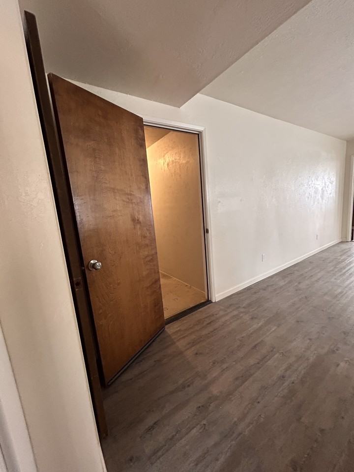 340 N 3rd St #B - Photo 2 of 13