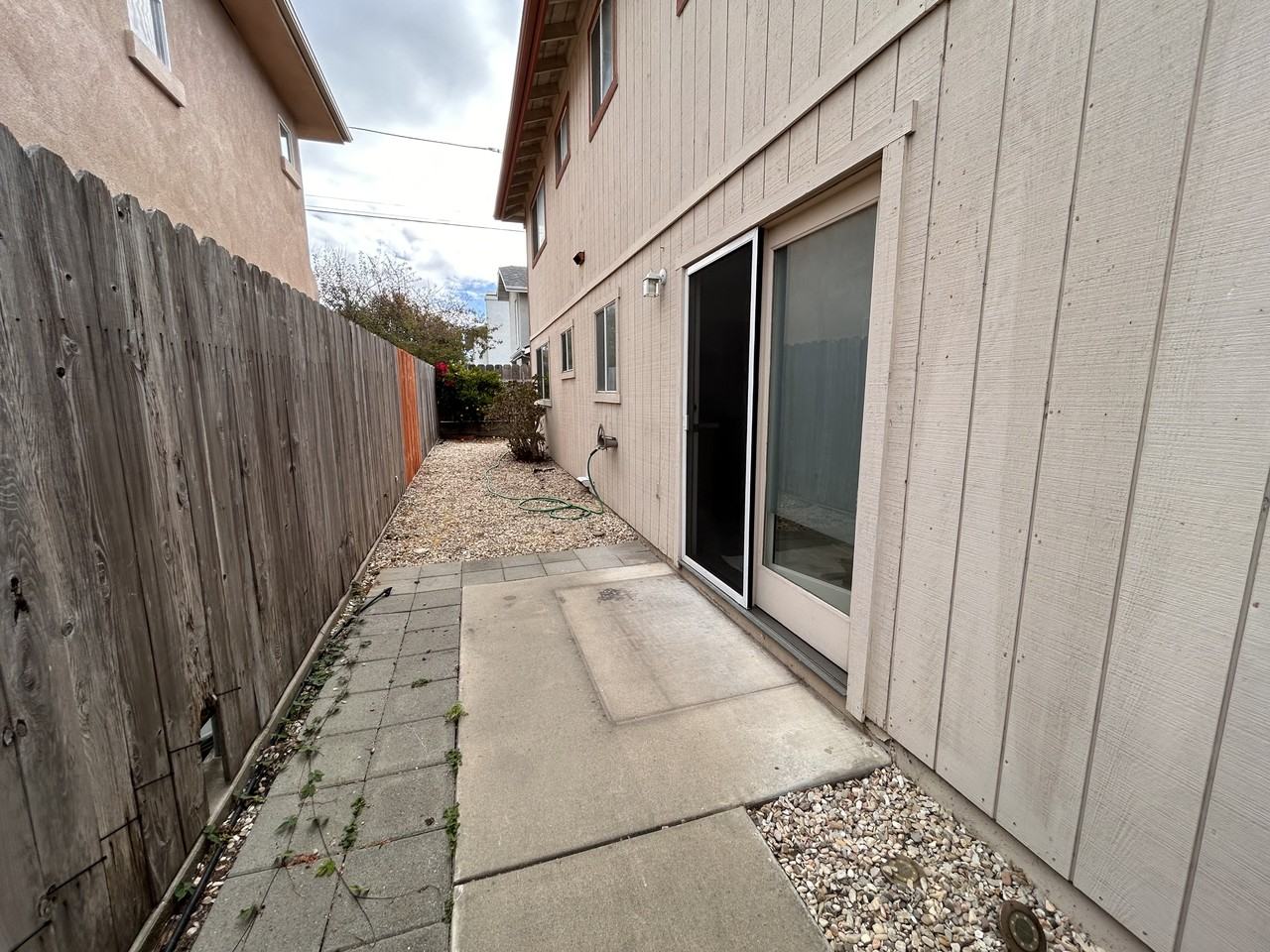 340 N 3rd St #B - Photo 6 of 13