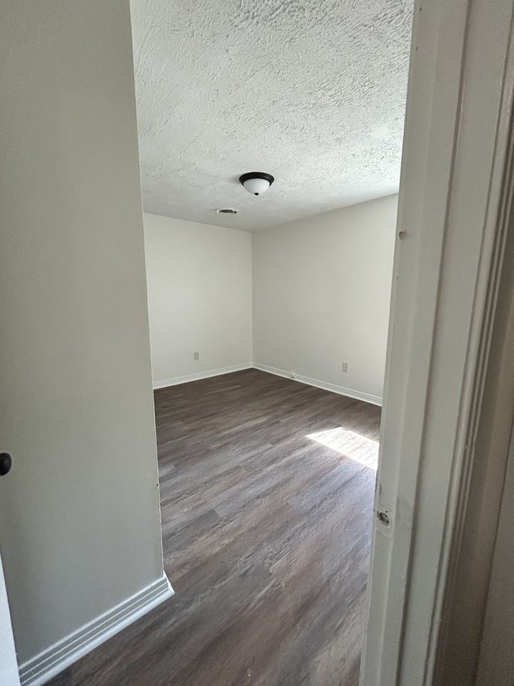 43 Tanglewood Ln #NA - Photo 3 of 8