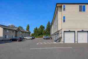 featured image of 2615 Ne 3rd Ave