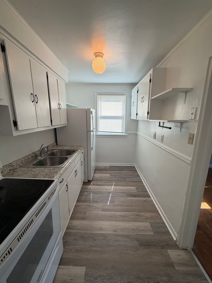 7010 Miami Ave - Photo 7 of 42