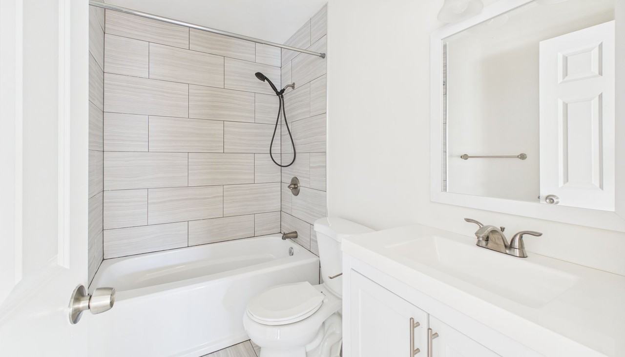 34 Grand Apartments - Photo 3 of 26