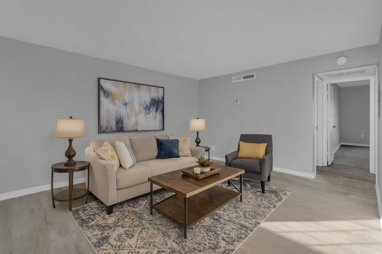 Chateau Royale Apartments - Photo 2 of 9