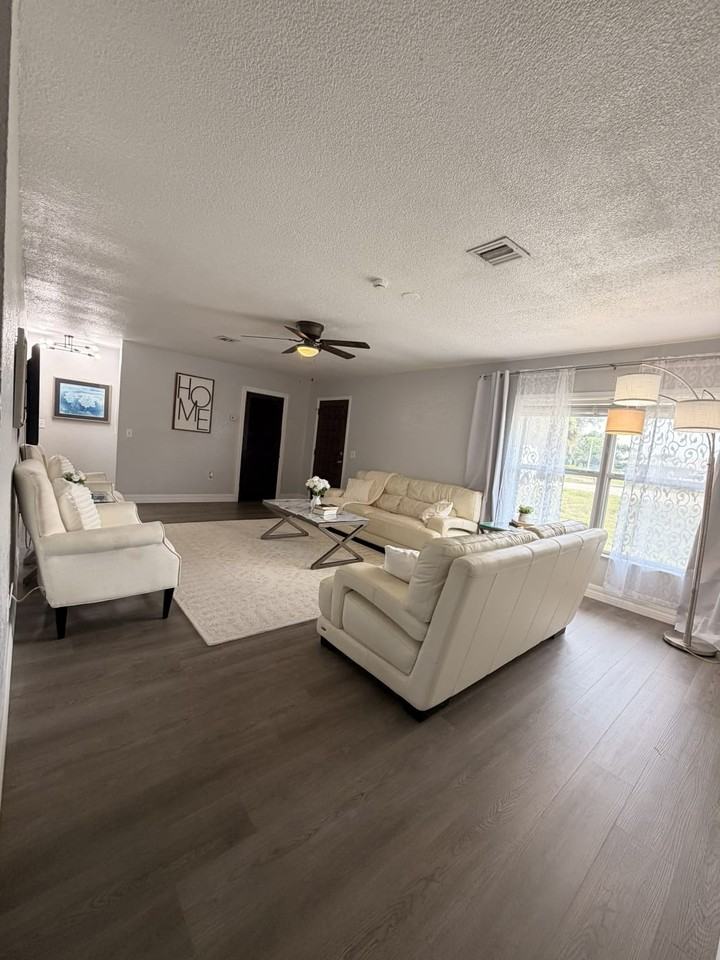414 Cortez Drive - Photo 2 of 19
