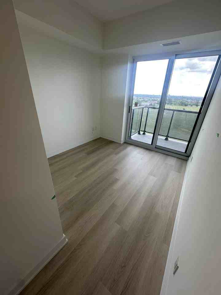 2825 Jane Street - Photo 5 of 8