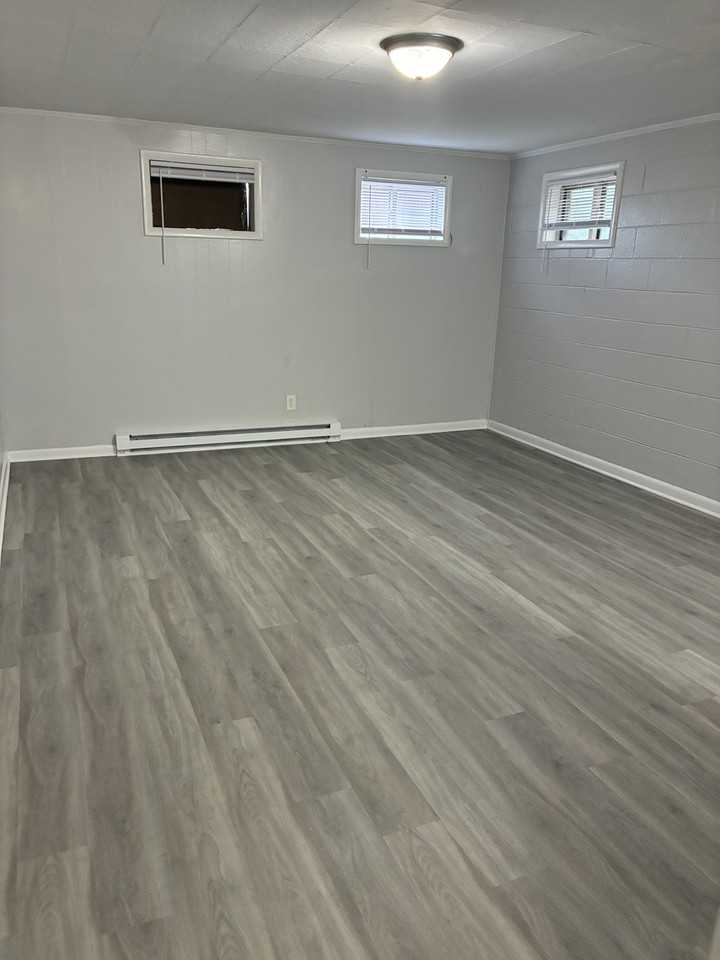 505 E College St #9 - Photo 4 of 8