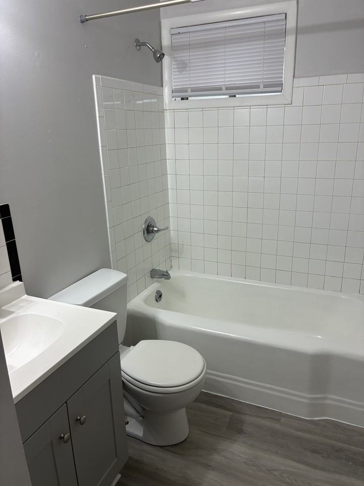 505 E College St #9 - Photo 7 of 8