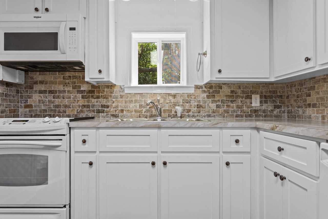 201 E Barrett St #NA - Photo 7 of 17