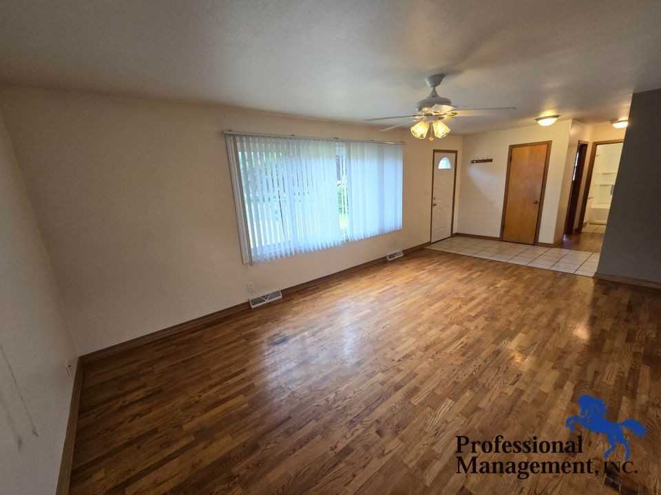 1709 Burlington Ave - Photo 2 of 10
