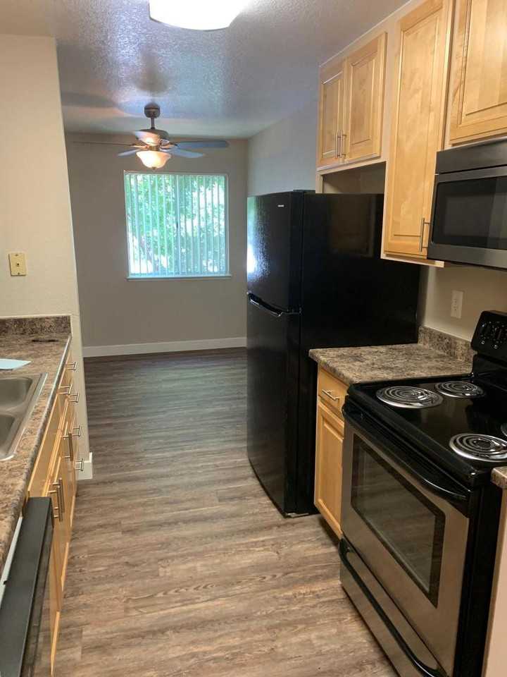 3400 Coffee Rd - Photo 3 of 14