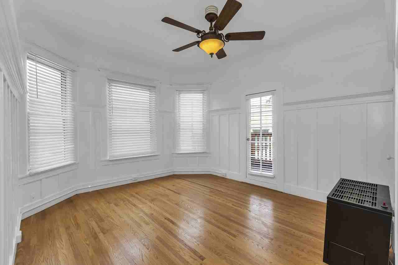 609 ASHBURY Apartments - Photo 6 of 19