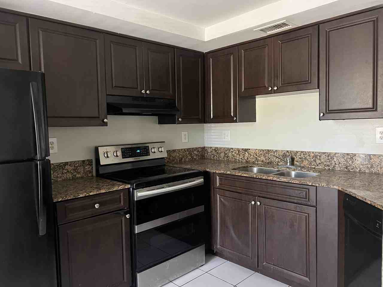 11550 Nw 39th St - Photo 2 of 8