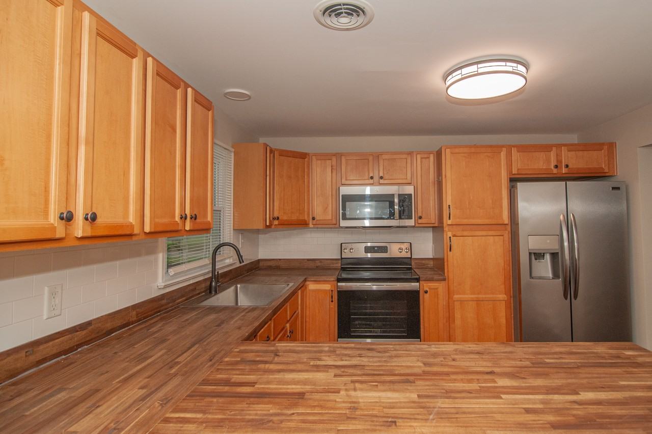 699 S Old Mill Rd #1 - Photo 3 of 7