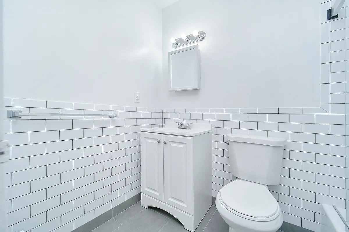 150 Manhattan Ave #4C - Photo 5 of 11
