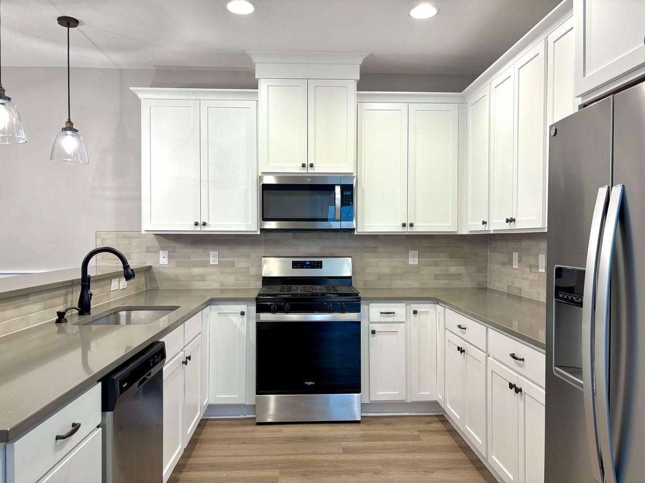 9540 N Allegheny Ave - Photo 4 of 14